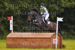 Scarlet K Sophie LEUBE