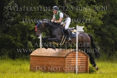 Franky Four Fingers Jakob Binder STRUCK