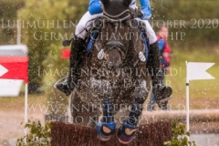 C'est Evie Luke VOGELSAENGER