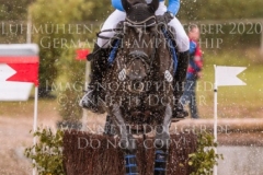 C'est Evie Luke VOGELSAENGER