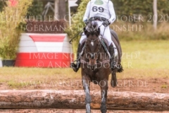 Gretchen V Jana LEHMKUHL