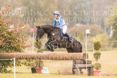 C'est Evie Luke VOGELSAENGER