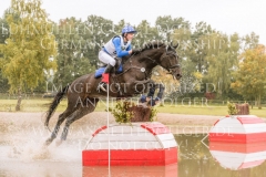 C'est Evie Luke VOGELSAENGER