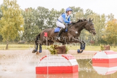 C'est Evie Luke VOGELSAENGER