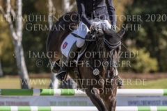 C'est Evie Luke VOGELSAENGER