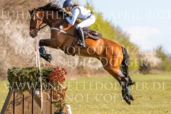 Amara 61 Nicole CLAUS