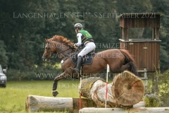 Donna Lena MV Emily Roberg