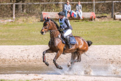 A Happy Hour Anna SIEMER